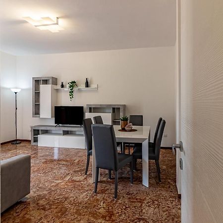 Fiera Di Ferrara Huge Apartment X7! 外观 照片